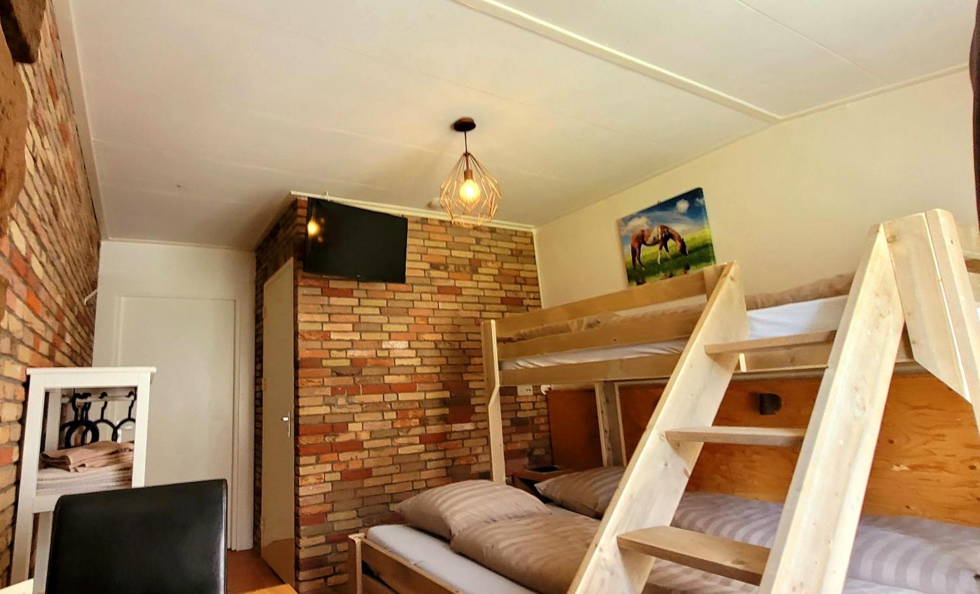 Driepersoonskamer met Eigen Badkamer